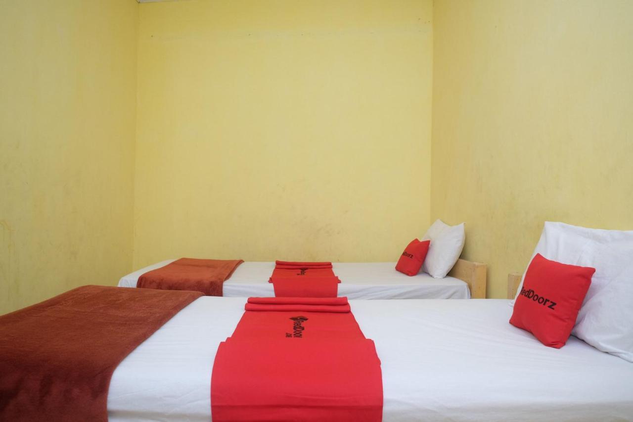Reddoorz Near Pelabuhan Nusantara Parepare Exteriér fotografie
