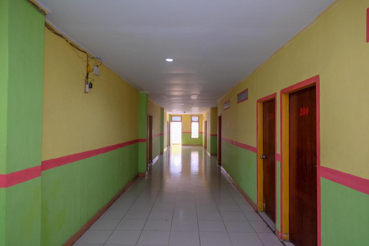 Reddoorz Near Pelabuhan Nusantara Parepare Exteriér fotografie