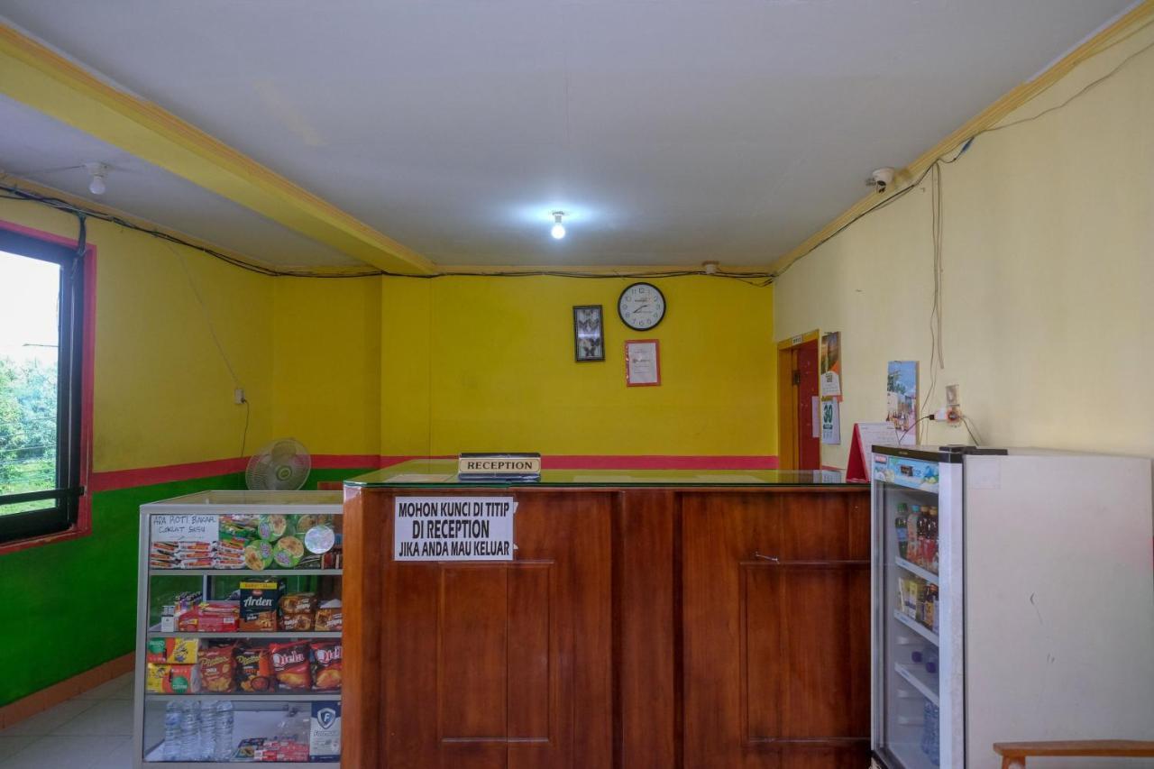 Reddoorz Near Pelabuhan Nusantara Parepare Exteriér fotografie